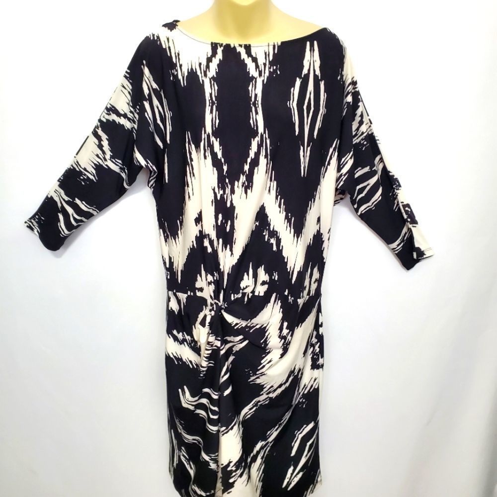 BCBGMAXAZRIA Black and White Zig Zag Dress‎ (D329)